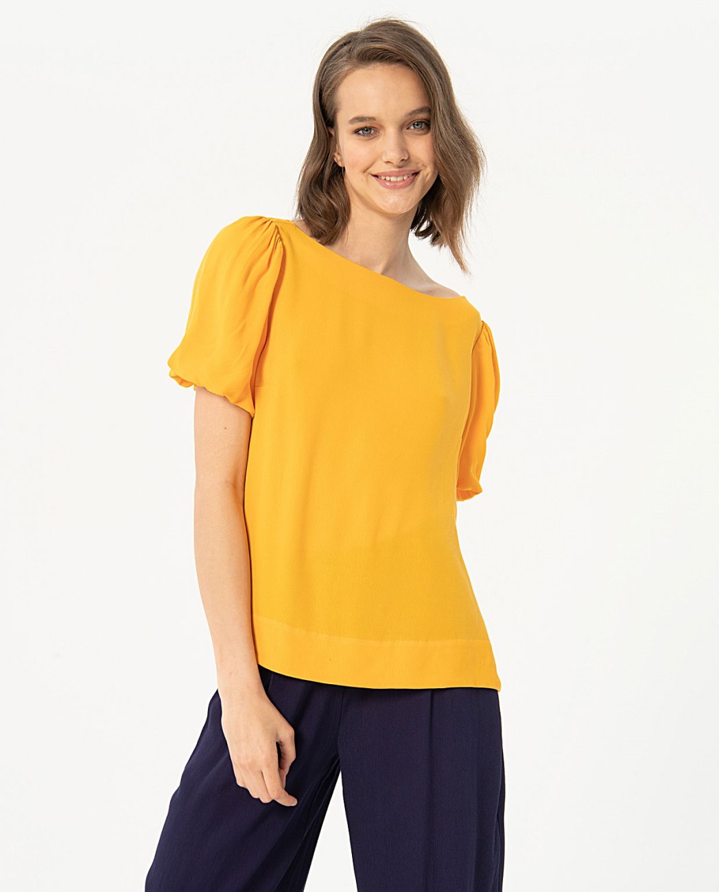 Puffed sleeve t-shirt
