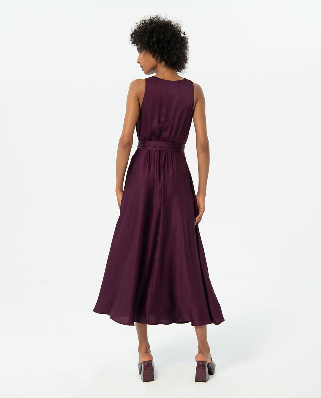 Smooth satin long and crossed satin dress