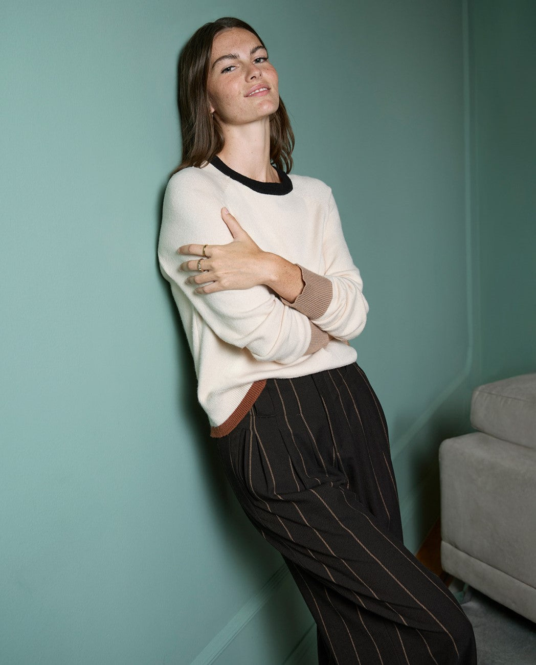 Knit sweater with contrasting details ecru
