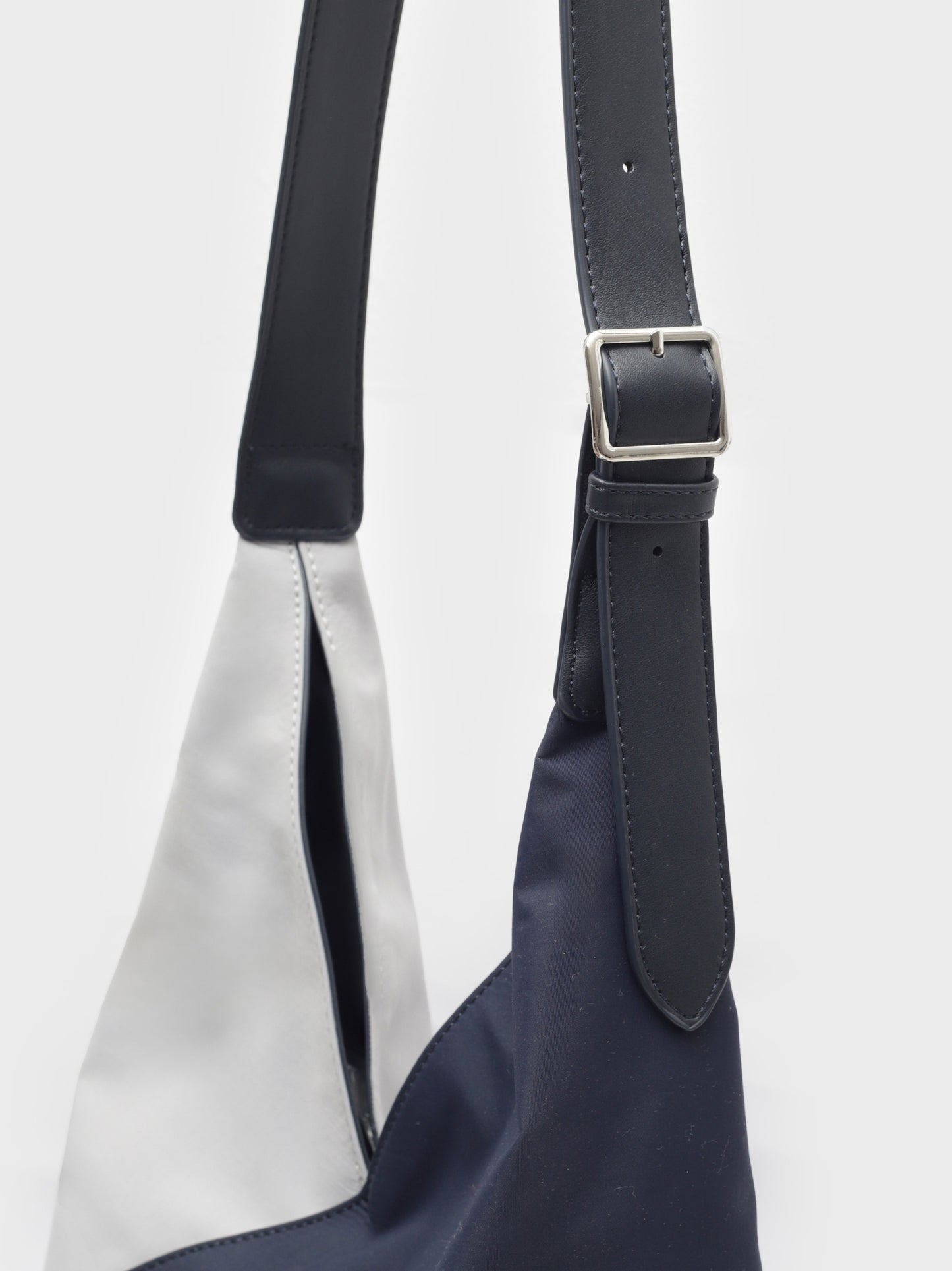Two tone nylon bag navy