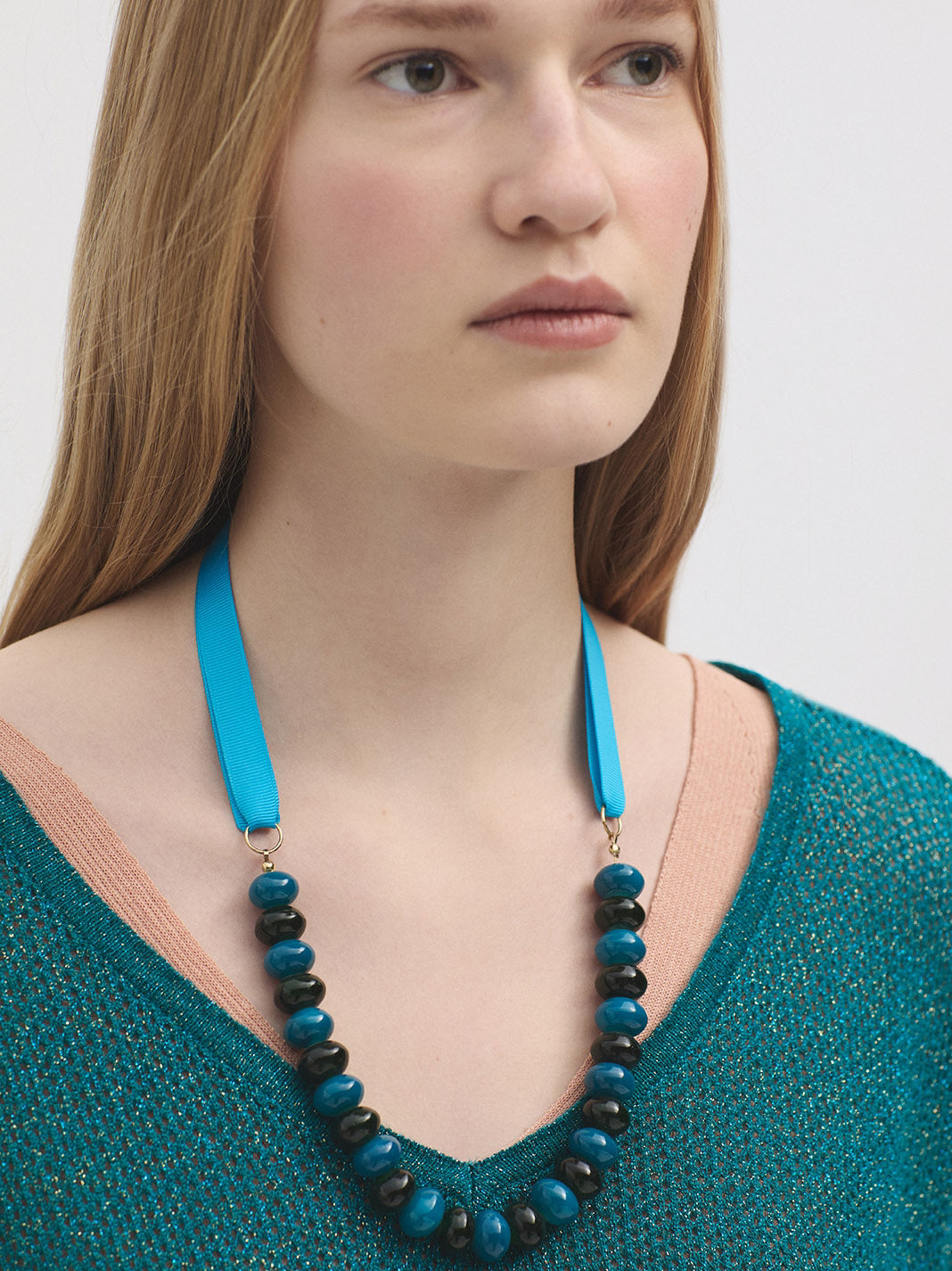 Band necklace cyan