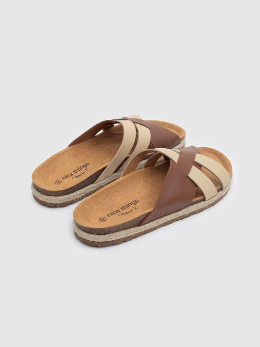 Two-tone organic sandals