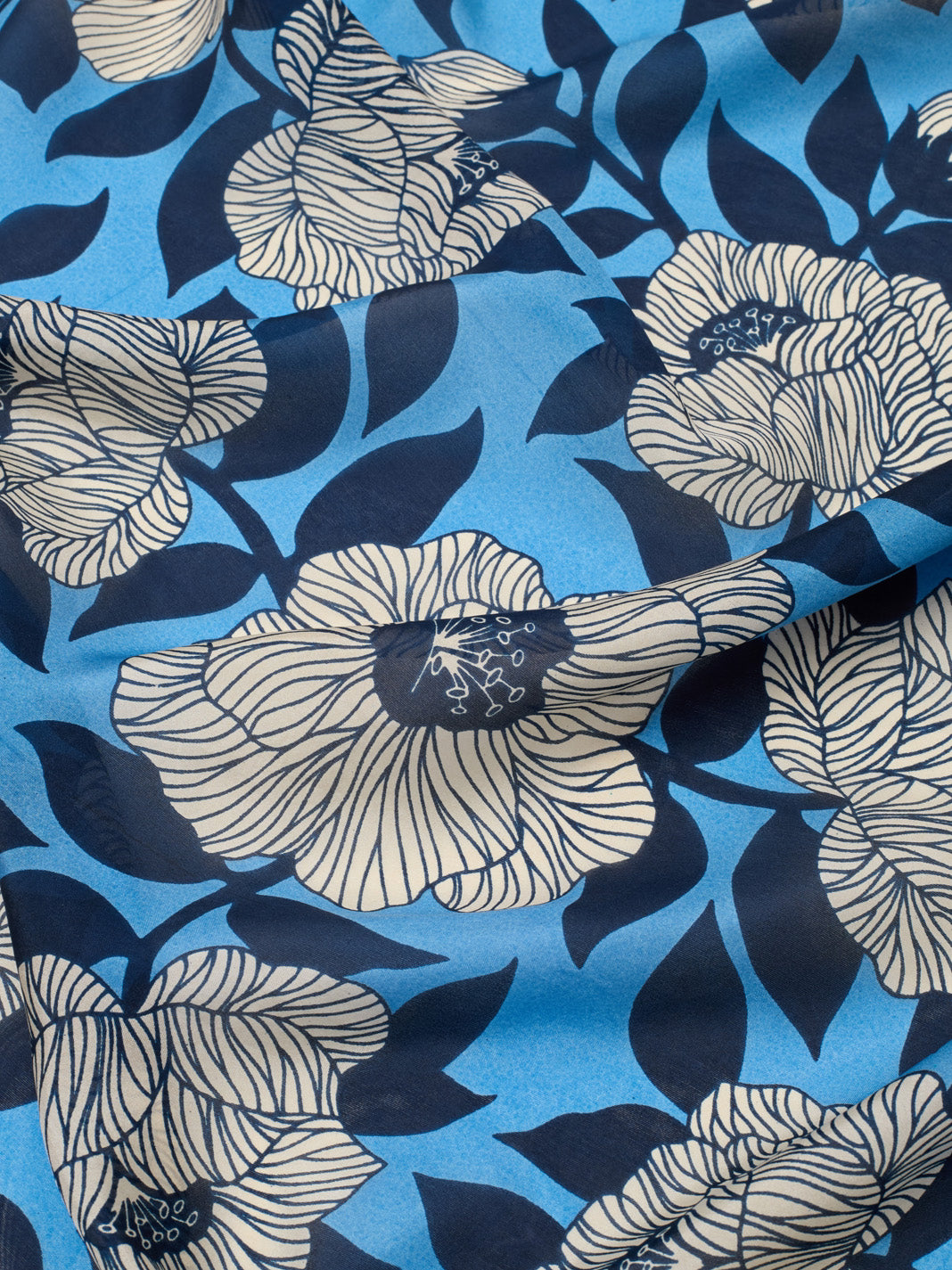 Camelia silk scarf blue