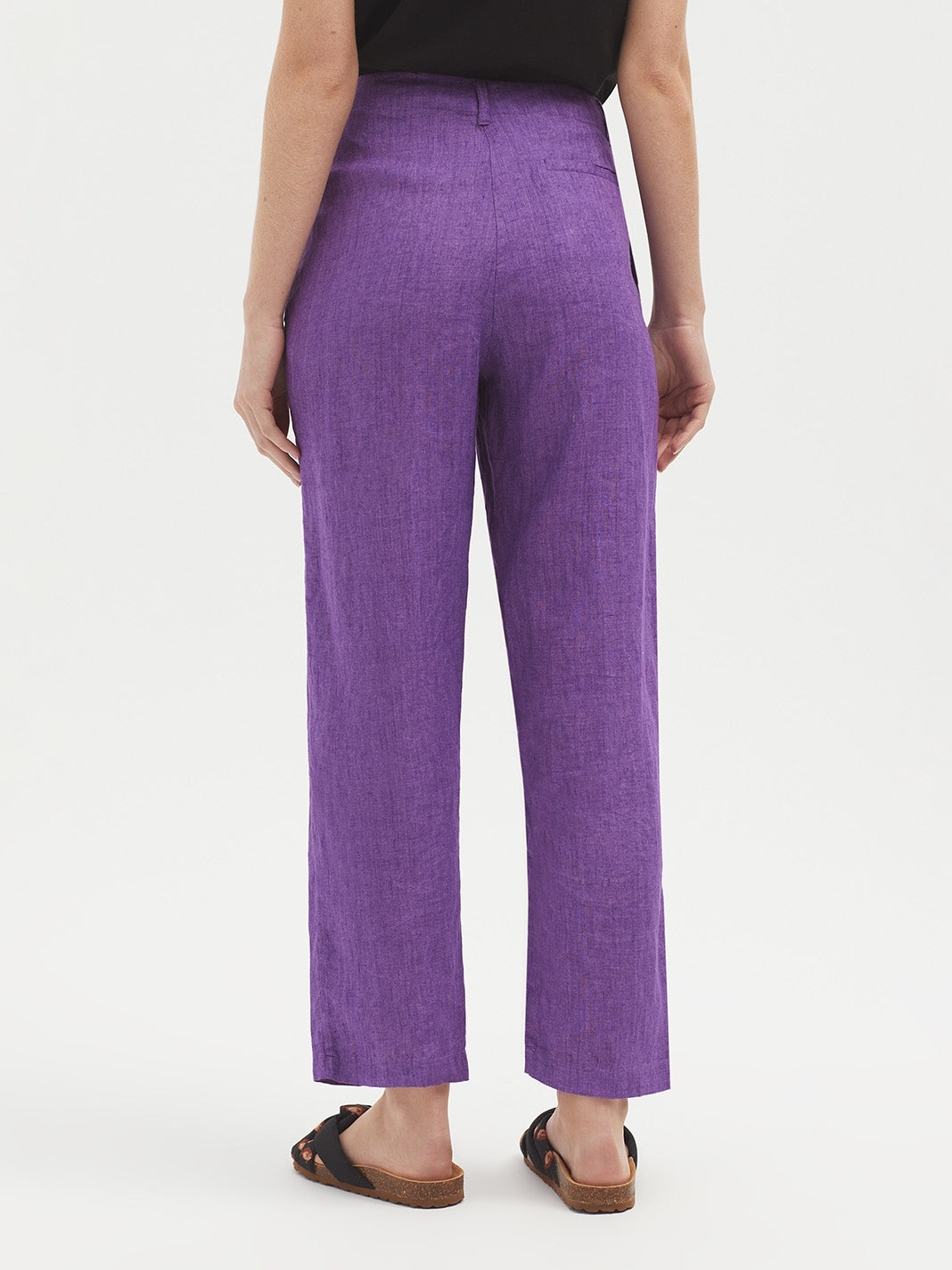 Buttoned linen trousers