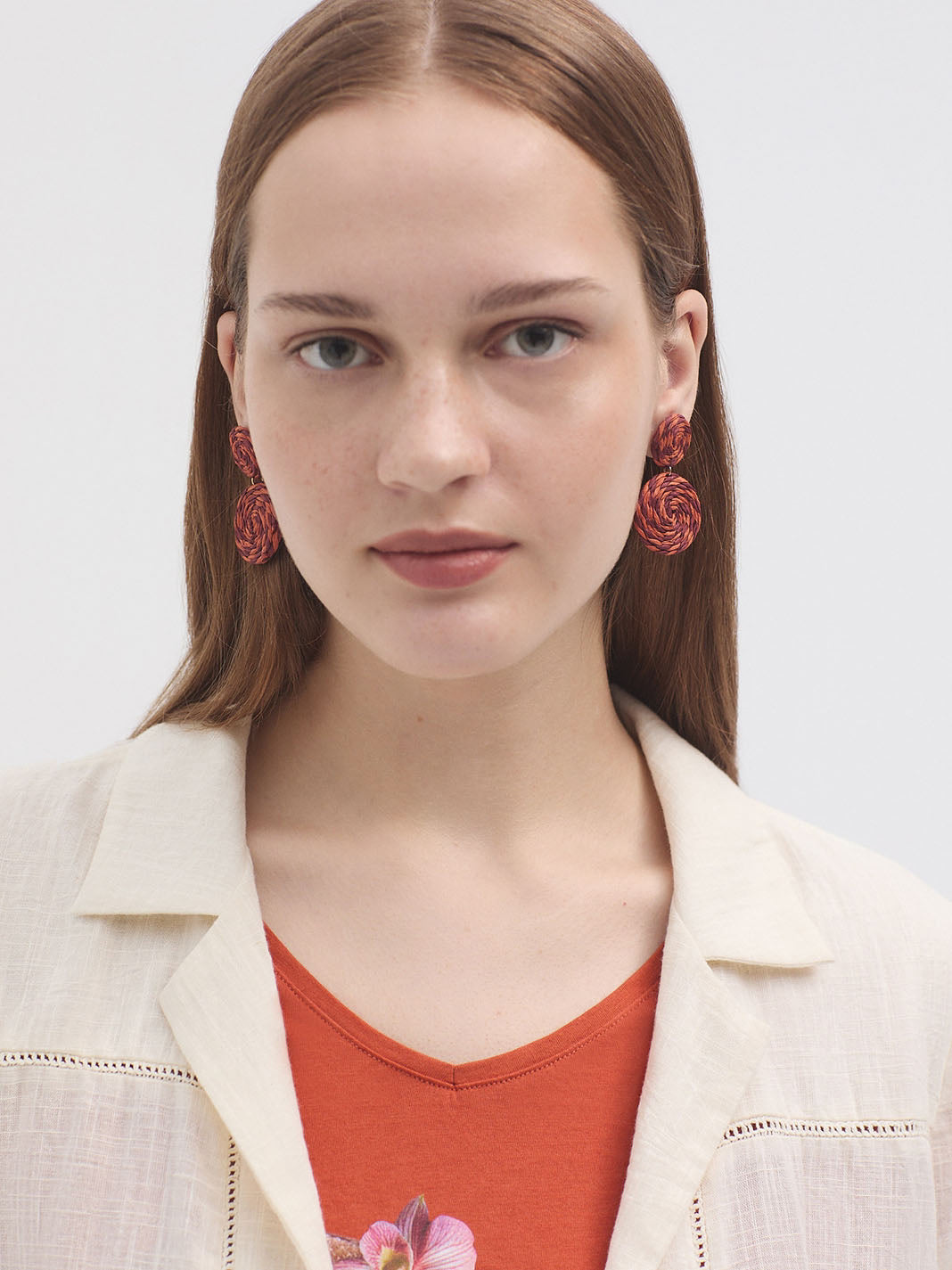 Straw braided earrings red