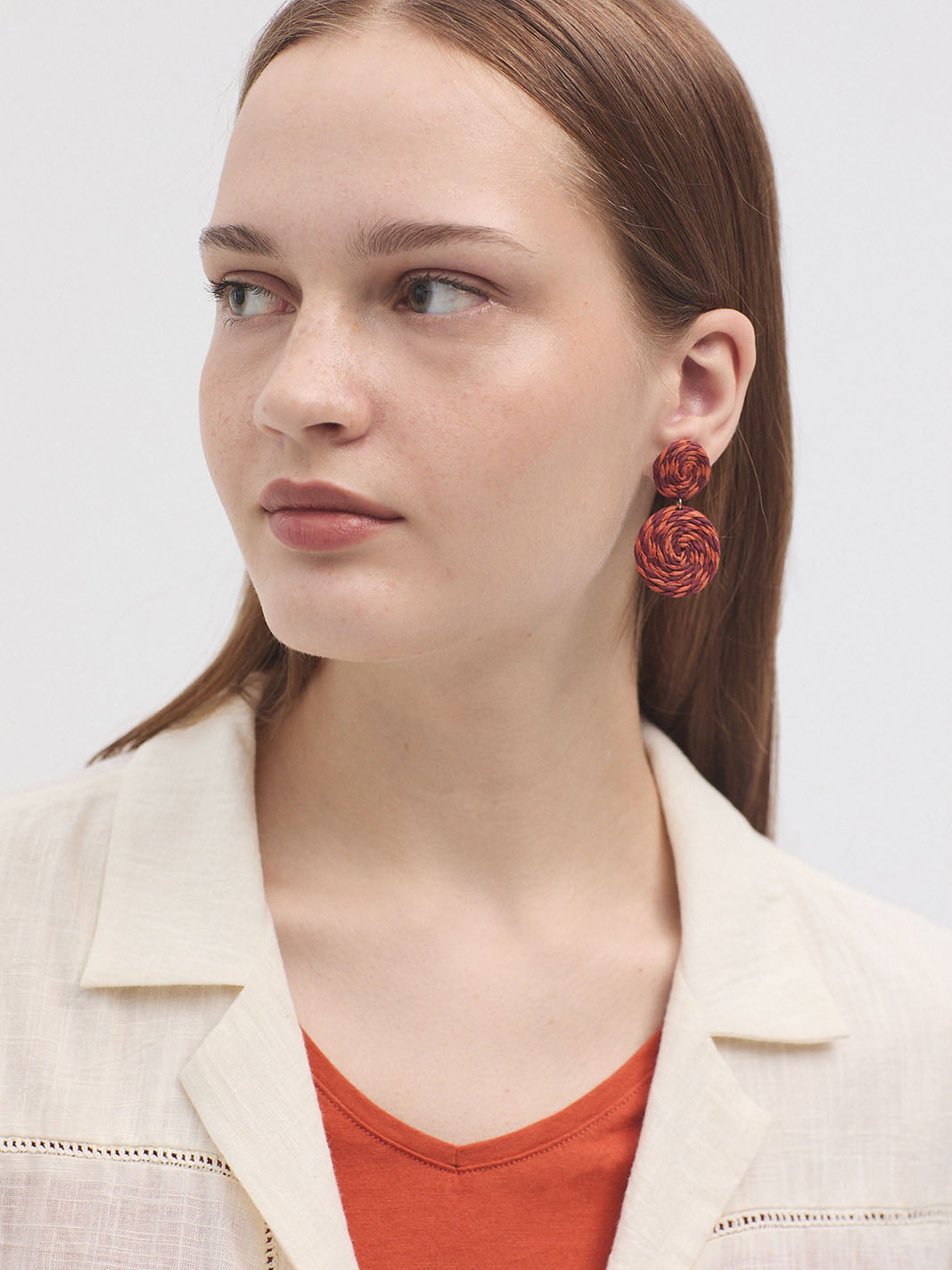 Straw braided earrings red