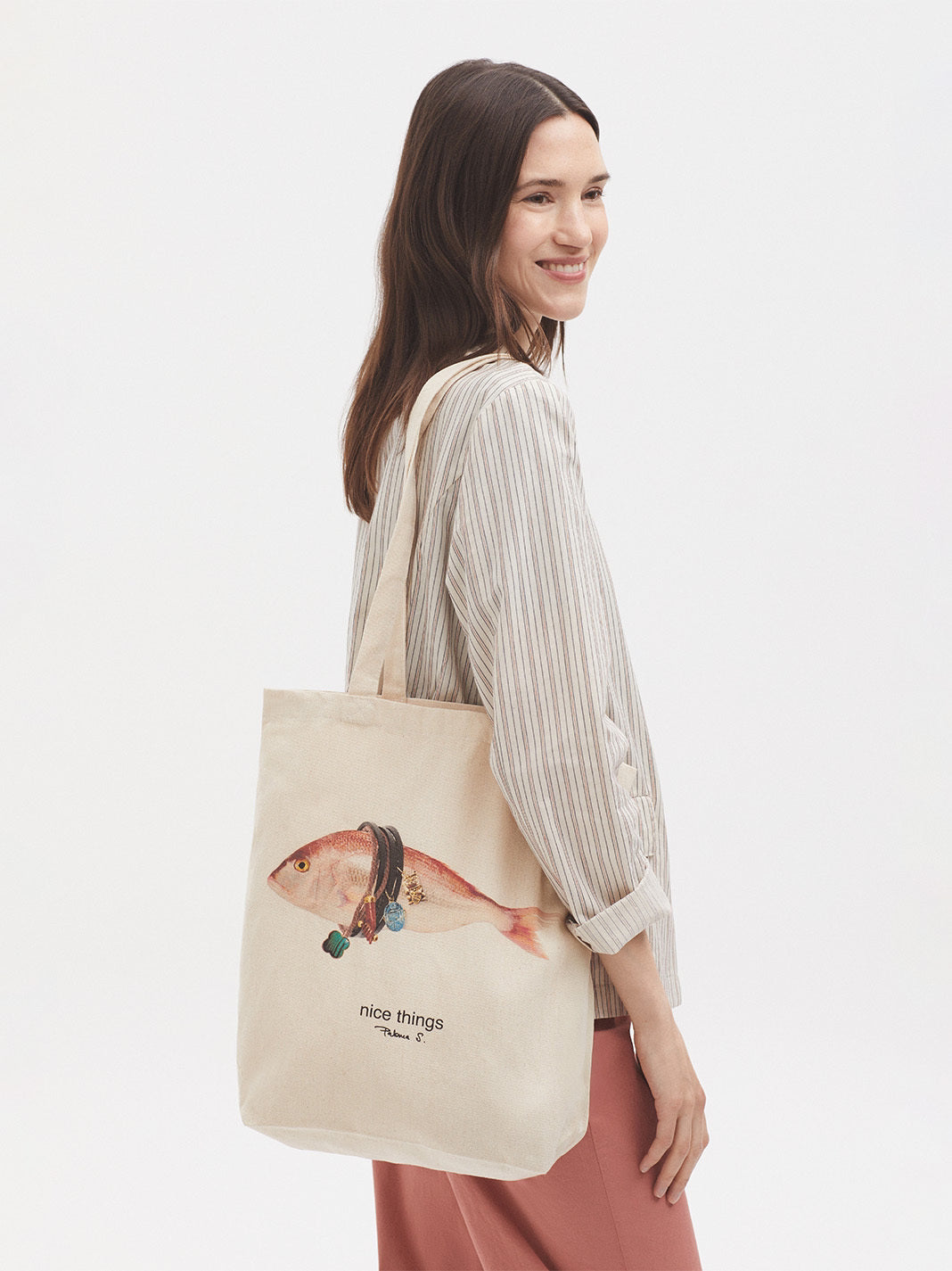 Printed shopping bag "fish with charms"