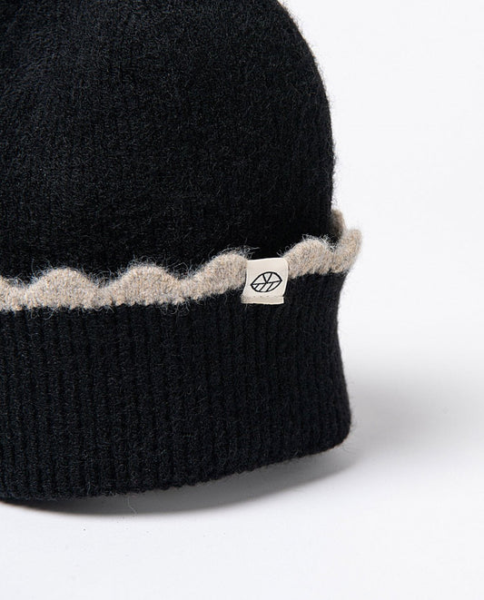 Knitted beanie with contrasting details Black