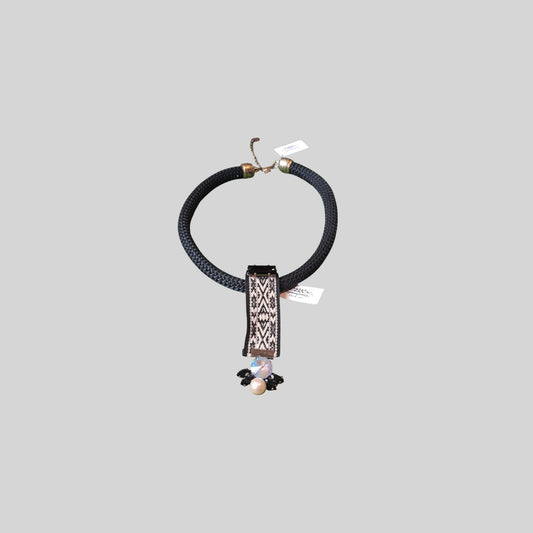 2 in 1 necklace - brooch Black