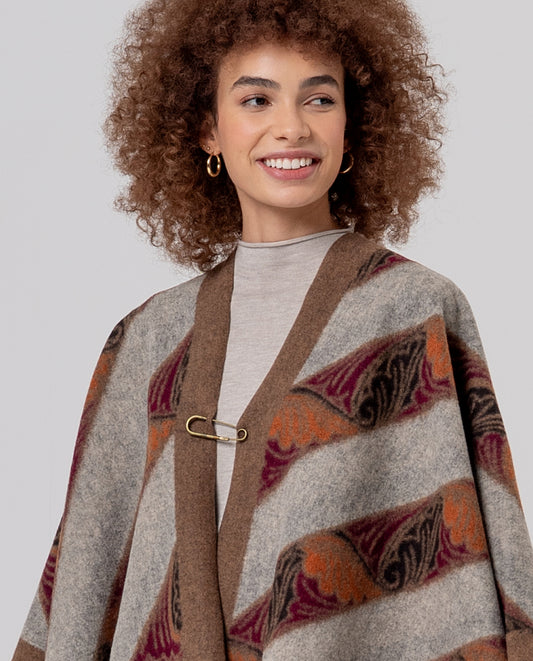 Jacquard poncho Beige