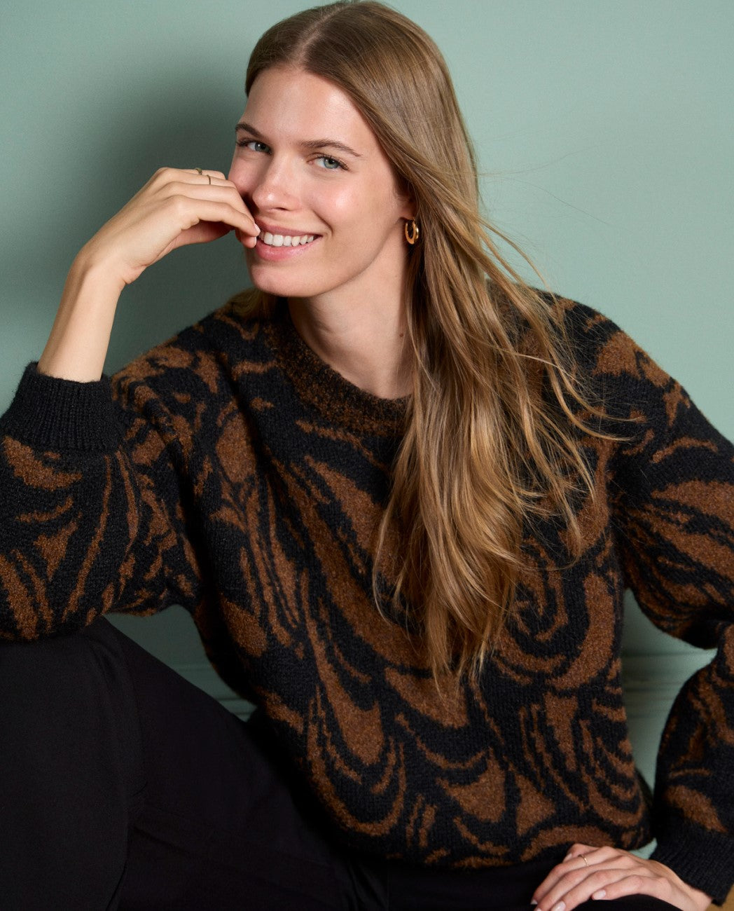 Soft jacquard sweater brown