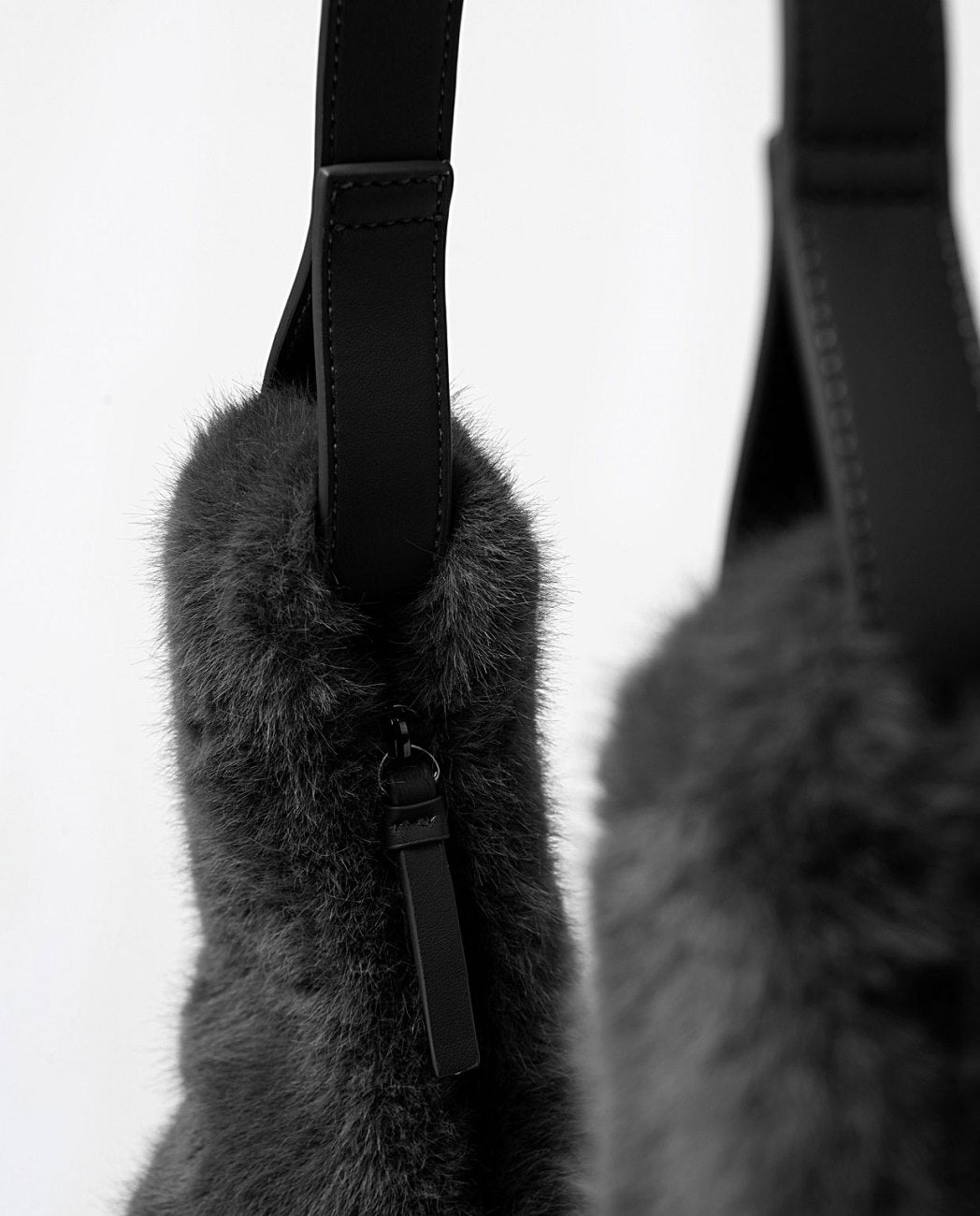 Faux fur shoulder bag Black