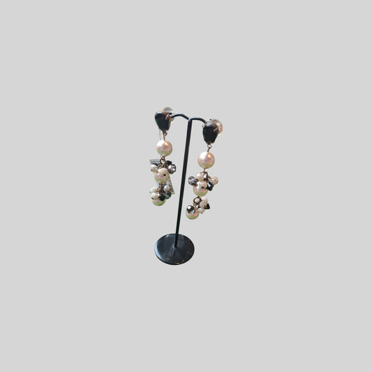 Long pearl earrings Black