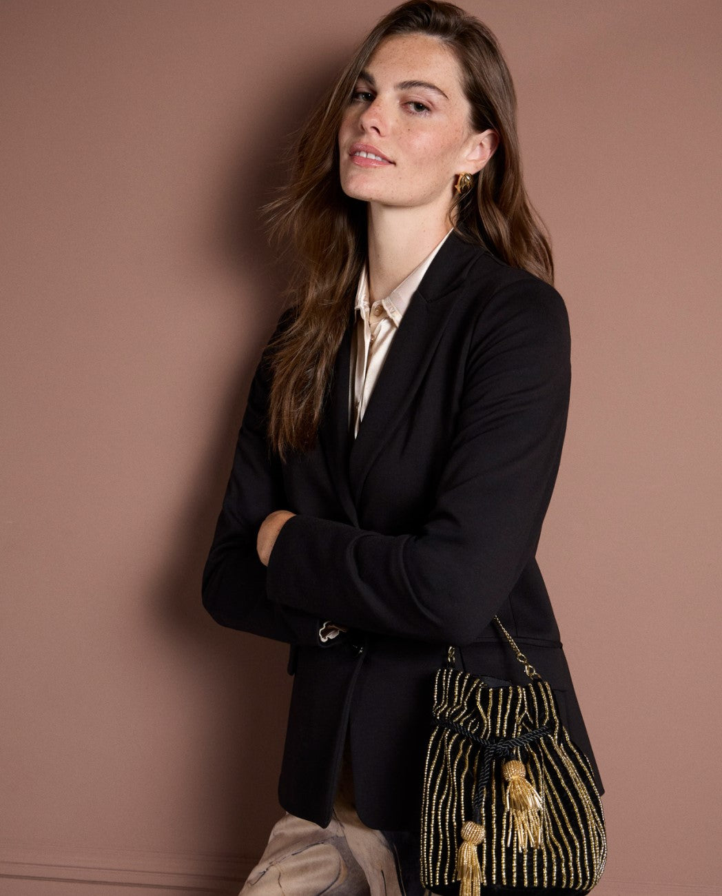 Velvet beaded pouch bag Black