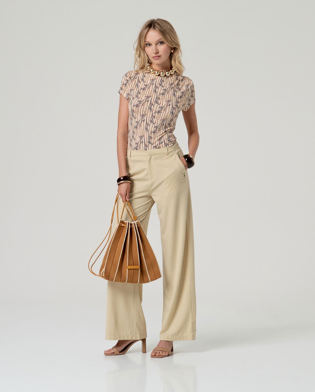 Elastic floral print top Ecru