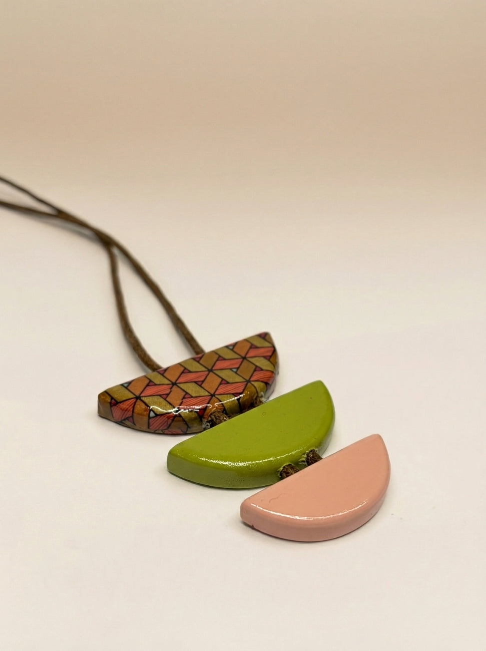 Wooden geometric necklace Red