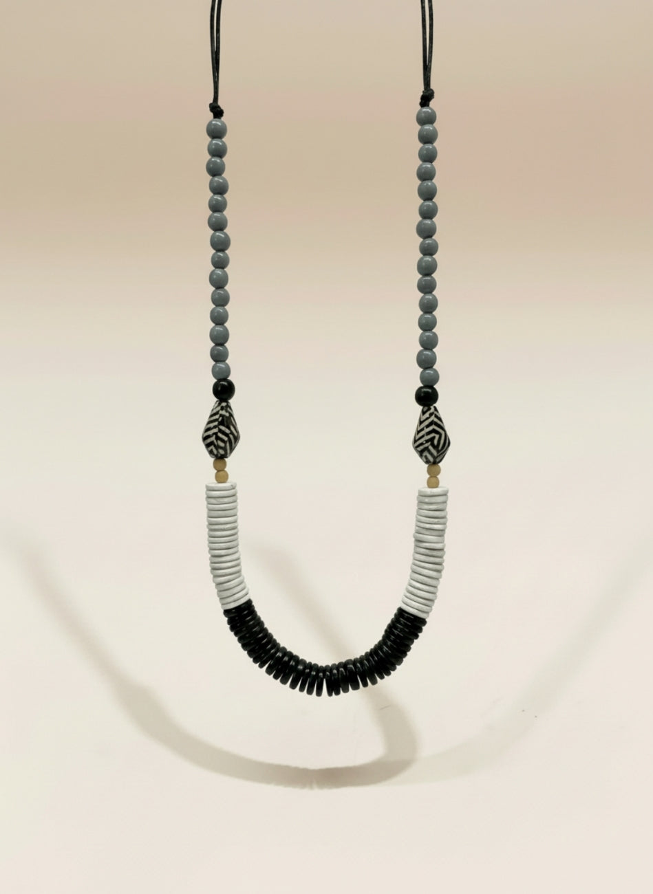 Wooden necklace Black