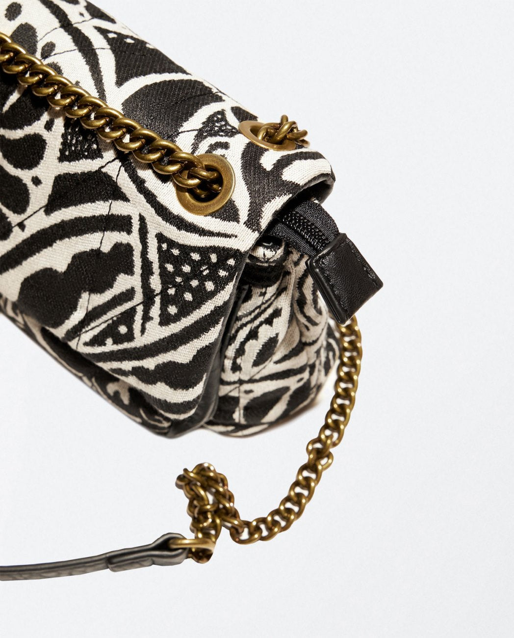 Quilted jacquard shoulder bag