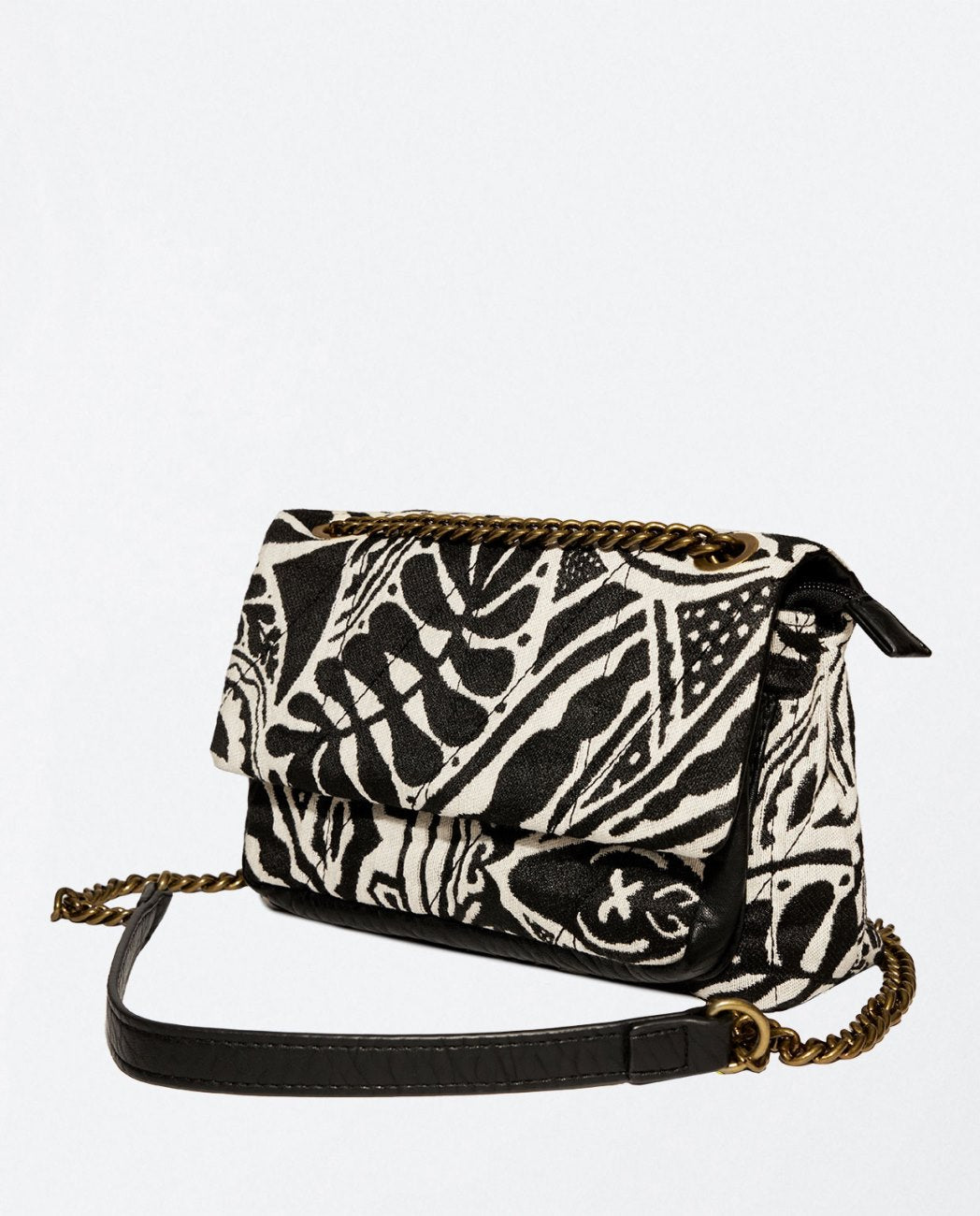 Quilted jacquard shoulder bag