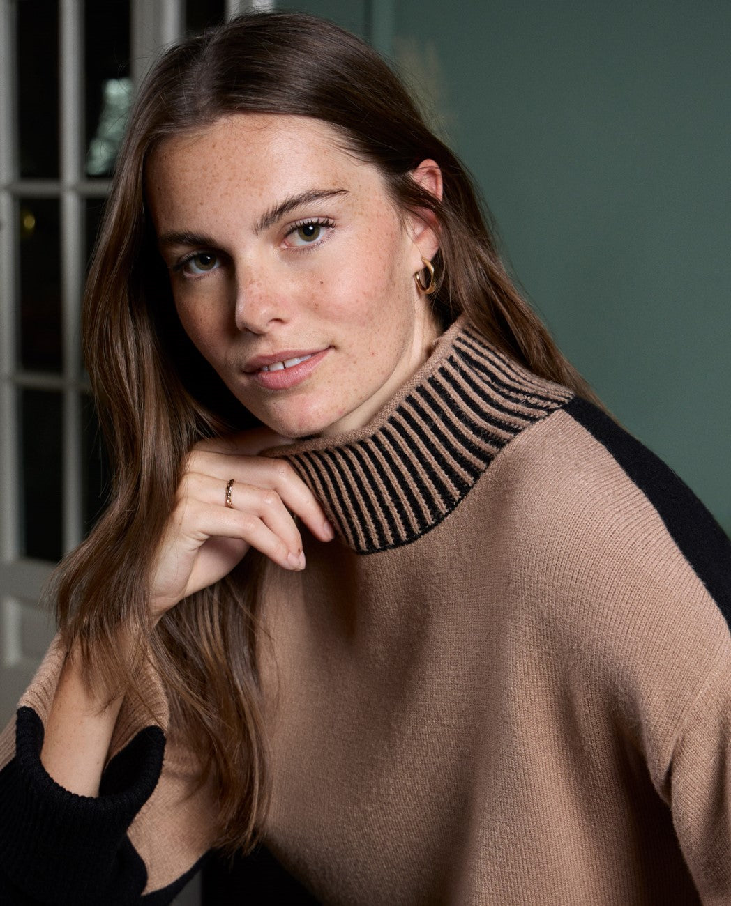 Soft tricot beige in the front and black at the back sweater with perkins collar and contrasting details, with flared sleeves and stretch fabric that fits loosely, 50%Viscose,28%Polyester, 22%Polyamide