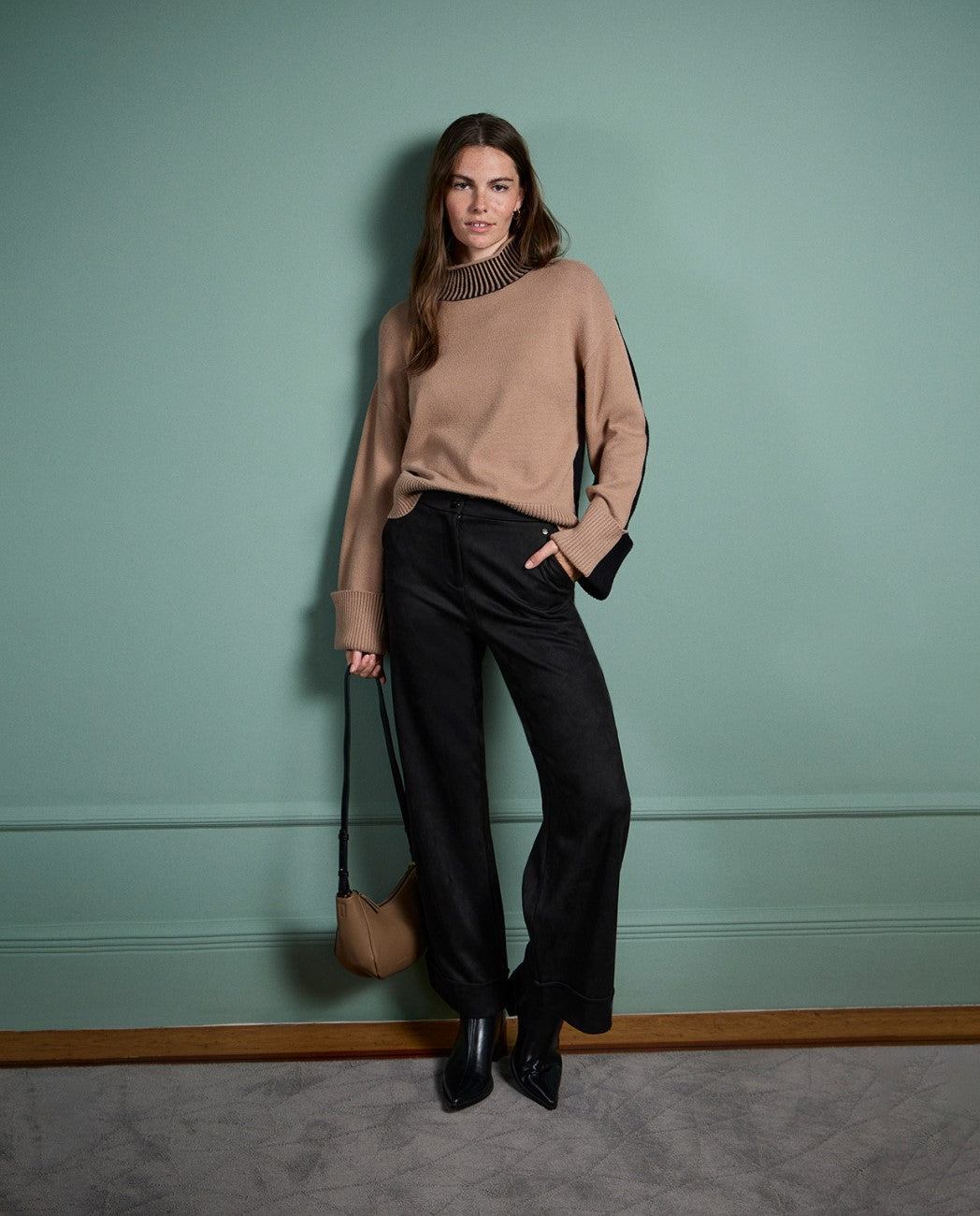 Two-tone sweater beige