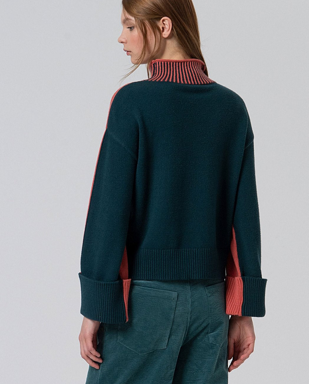 Two-tone sweater coral