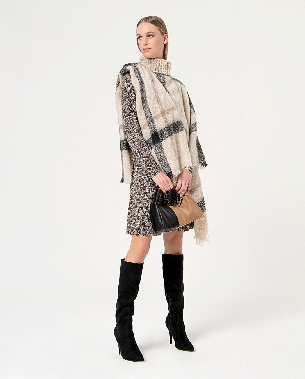 Poncho checkered