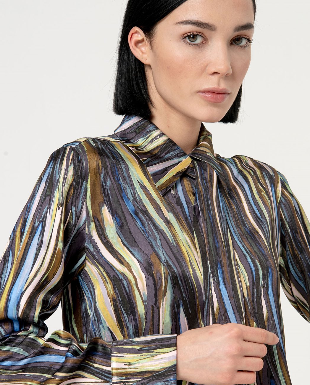 Shirt with flounce print