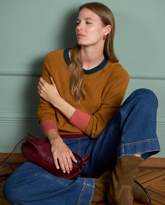 Knit sweater with contrasting details camel