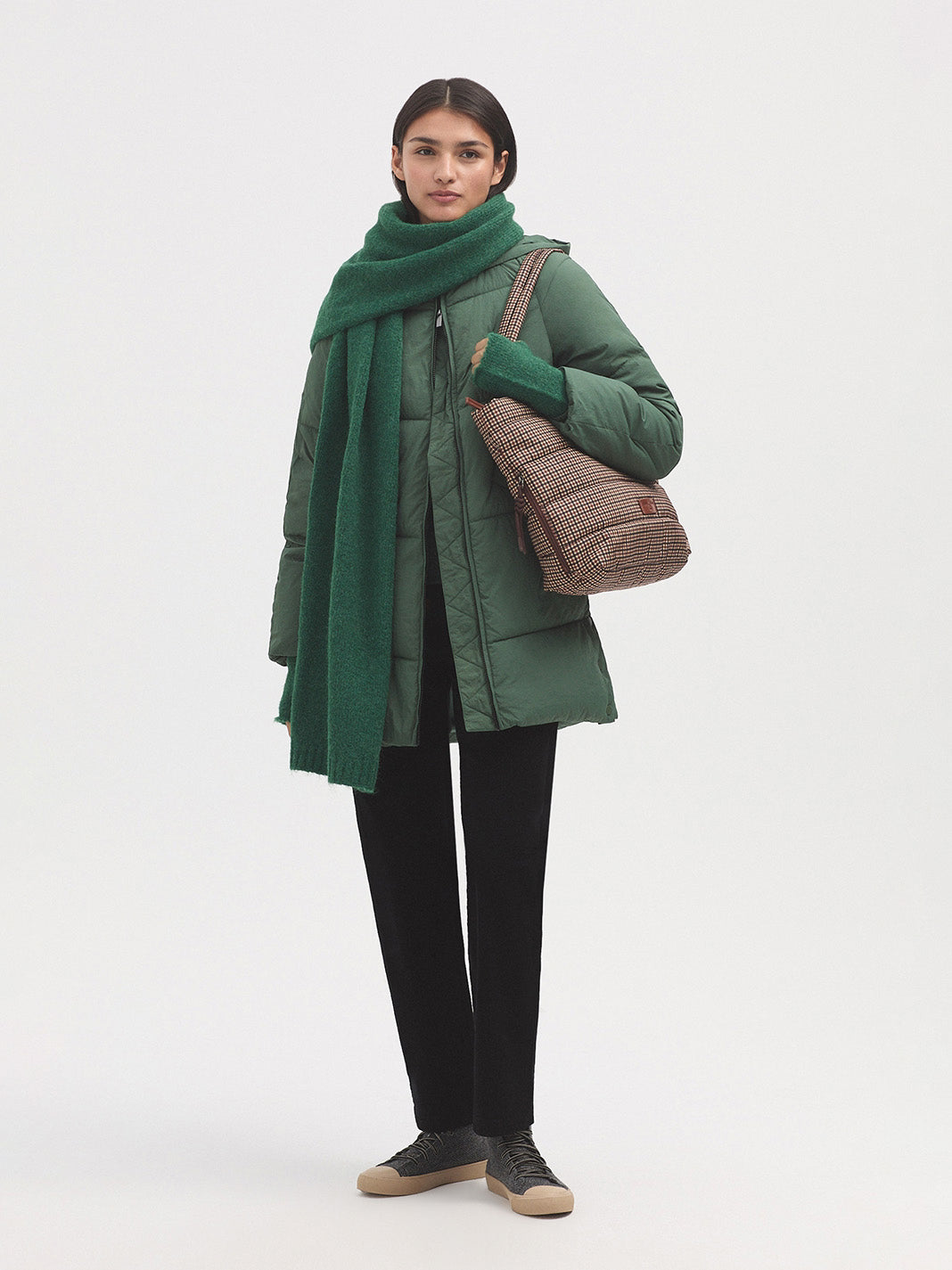 Plain dark green scarf