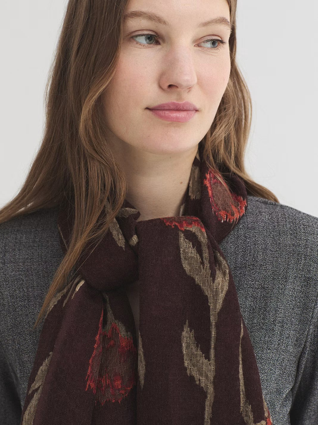 Blurred wool chestnut Flowers print foulard, 70 x 180 cm