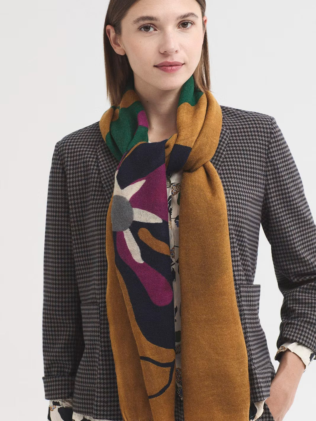 Bold ochre wool Flowers print foulard, 70 x 180 cm.