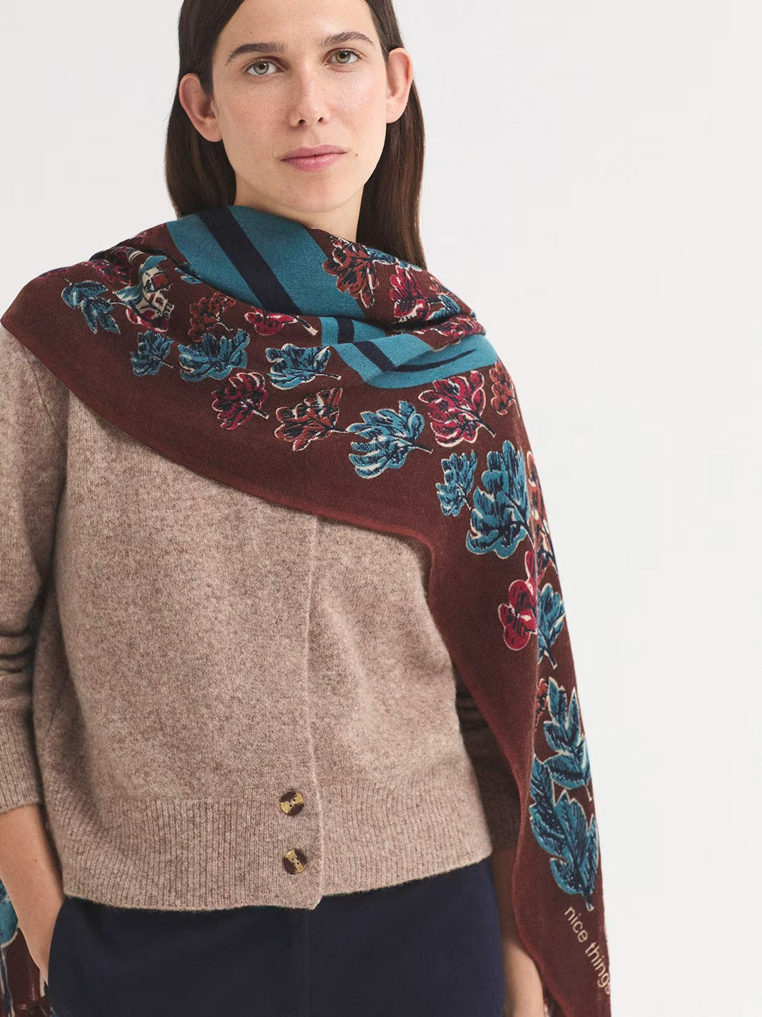 Long Path chestnut wool print foulard, 70 x 180 cm.
