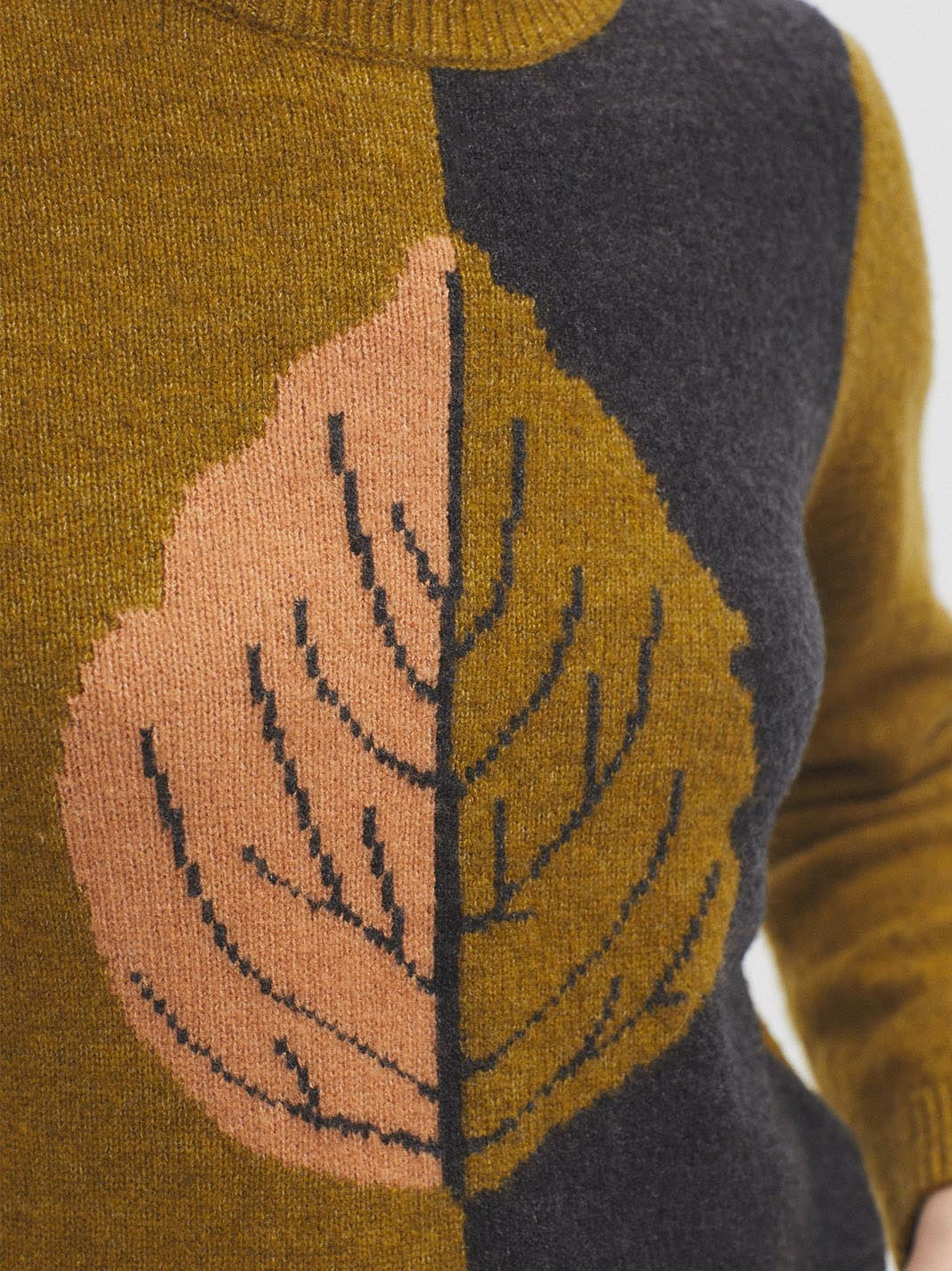 Leaf intarsia jumper