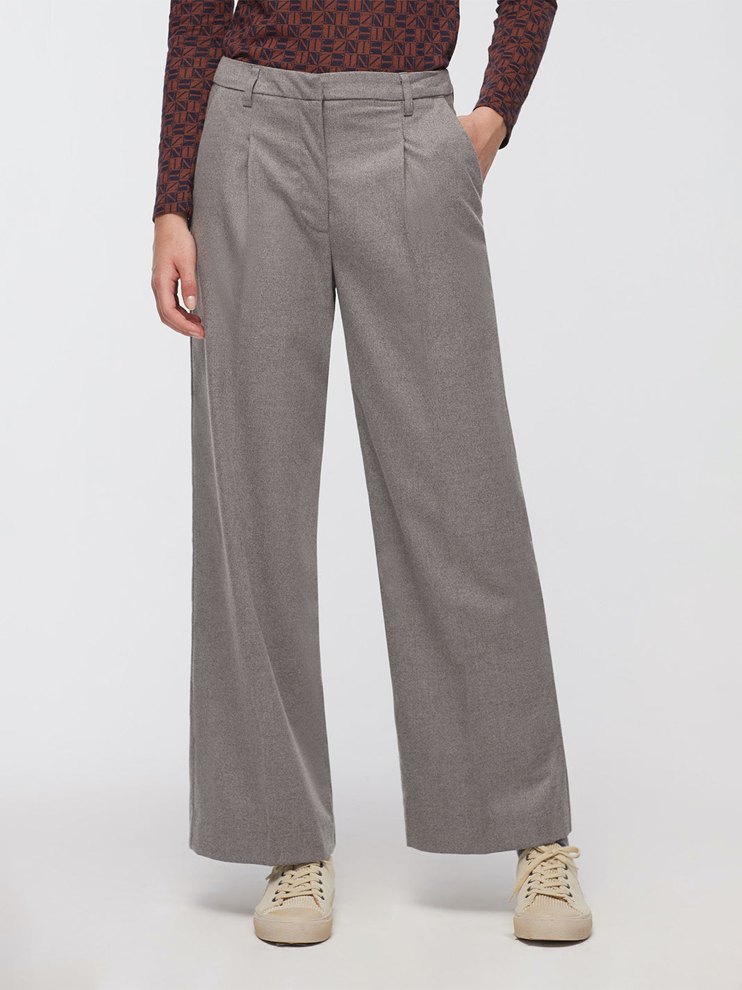 Wide leg trousers