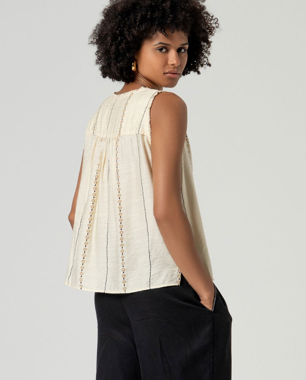 Embroidered print top Ecru