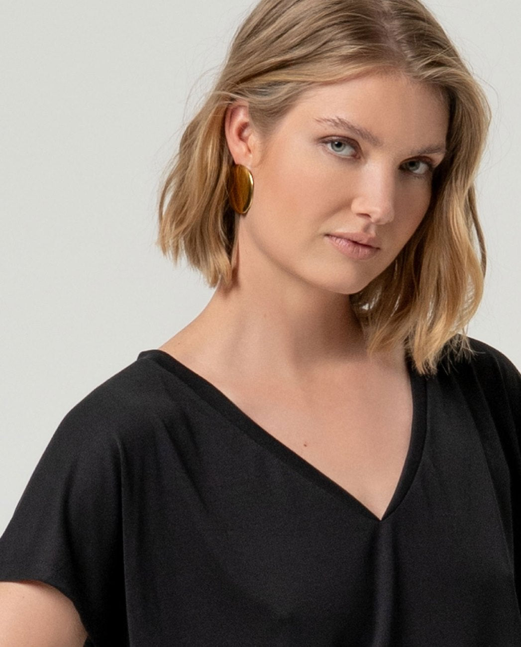 V-neck T-shirt Black