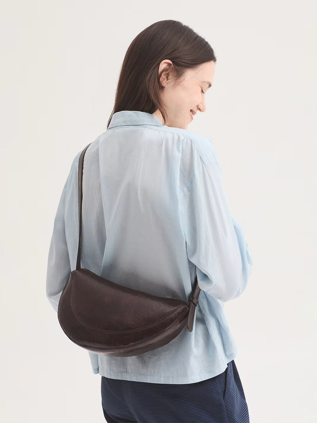Irregular half moon bag Chocolate