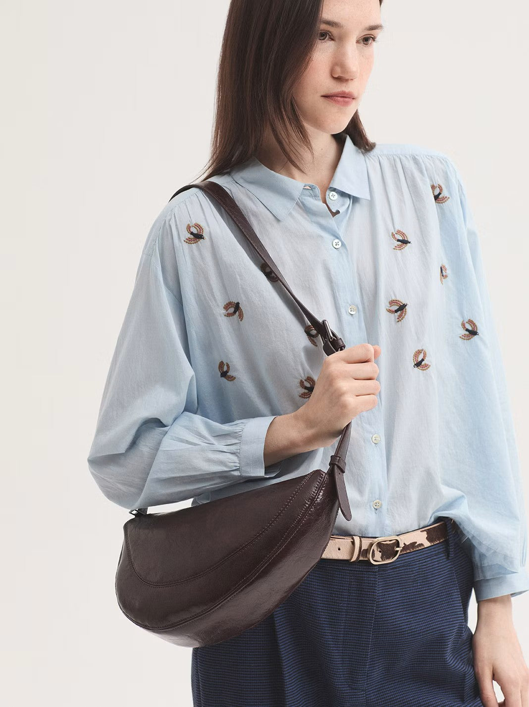 Irregular half moon bag Chocolate