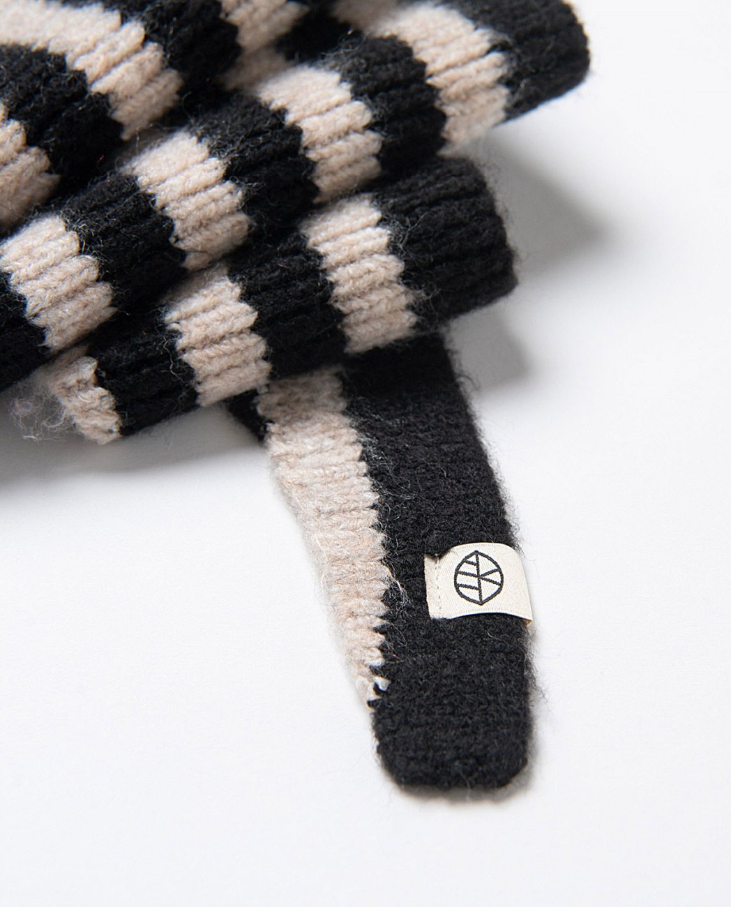 Knit stripped bandana Black