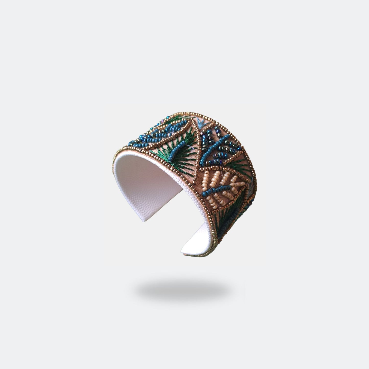 Cuff beads bracelet Beige