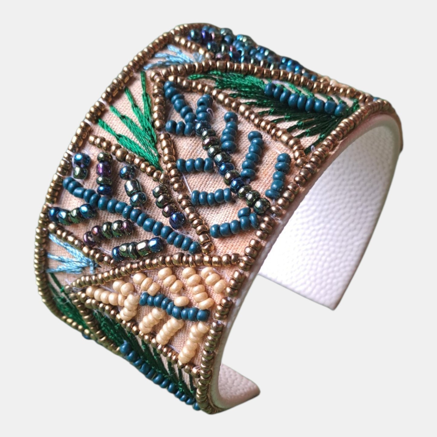 Cuff beads bracelet Beige