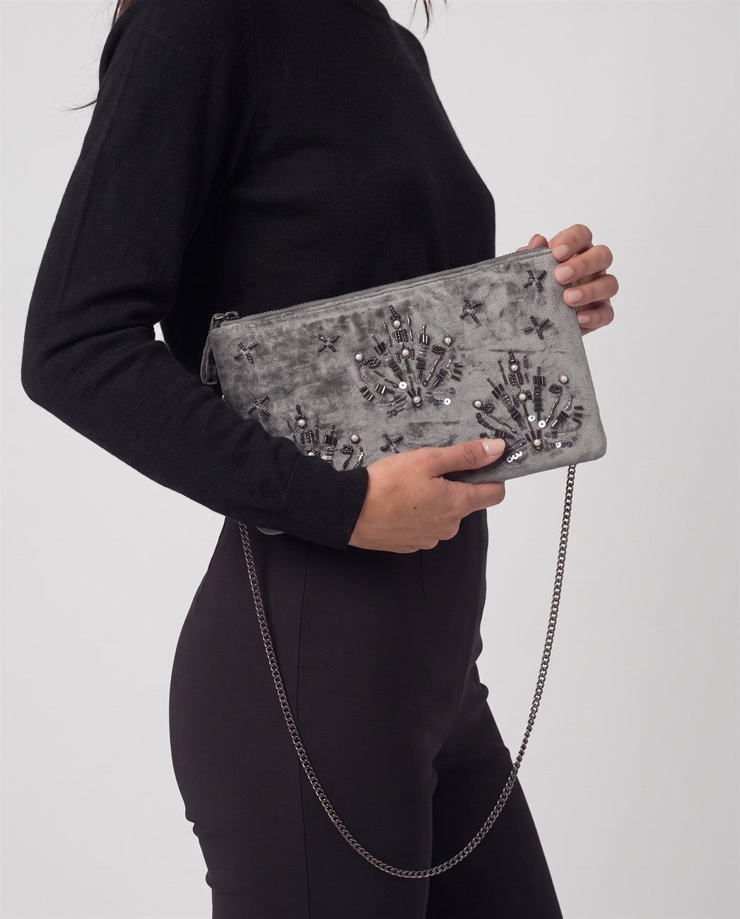 Beaded clutch Grey