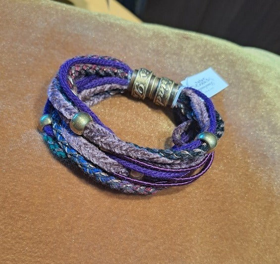 Bracelet fabric purple