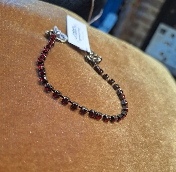 Bracelet with strass dark red