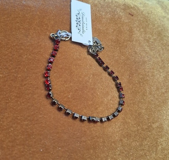 Bracelet with strass dark red