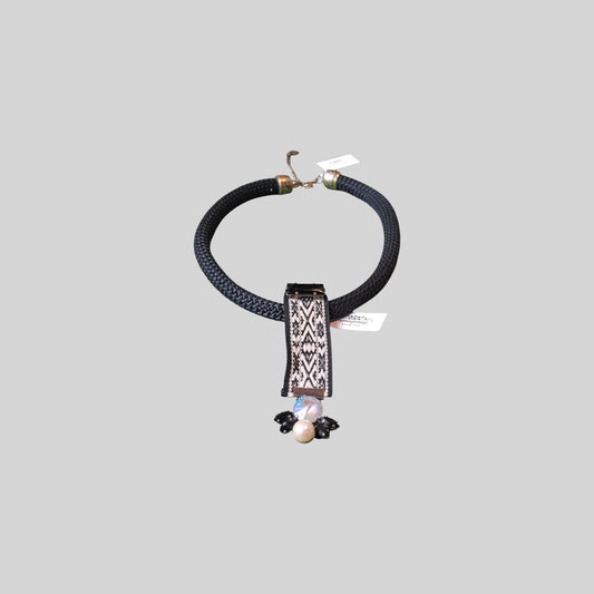 2 in 1 necklace - brooch Black