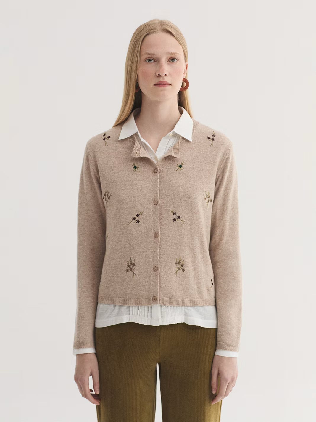 Cardigan with embroidered flowers Beige