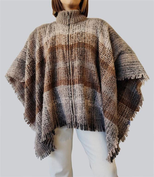 Plaid poncho with fringe in grey and brown colors and zip closure