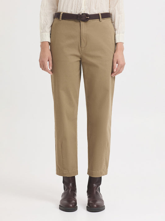 Chino stone color trousers in sustainable brushed cotton fabric, front fastening with zip and button, front slash pockets, patch pocket on the back, darts at the hem, barrel leg, 98% Cotton, 2% Elastane. 